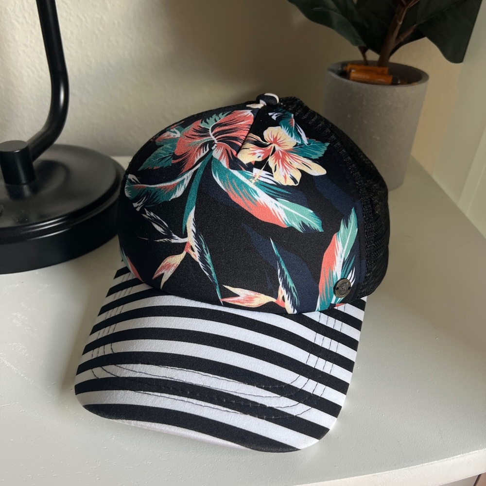 Roxy womens trucker hat